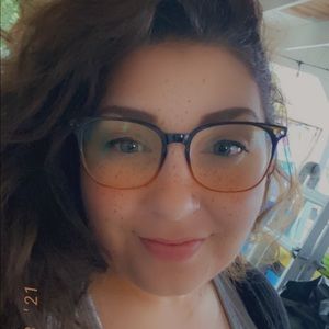 Meet your Posher, Ashley